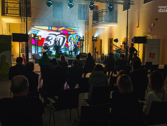 30. Finał WOŚP. "Pod Strzechą" i "Mistrz i Małgorzata" zagrali w Kamienicy Deskurów (zdjęcia)