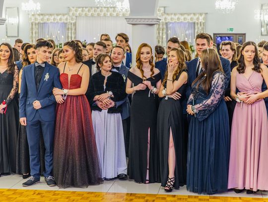 Studniówki 2022: II LO im. Marii Konopnickiej w Radomiu (zdjęcia)