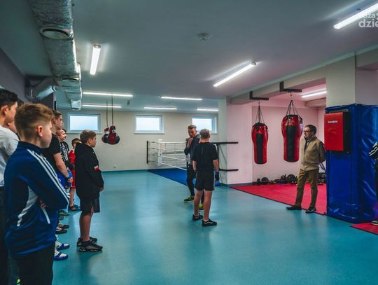 Boks - trening dzieci z Przemysławem Majewskim (zdjęcia)