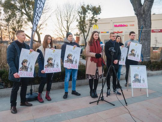 Młodzież Wszechpolska zaprasza do udziału w kampanii społecznej "Kocham Polskę" (zdjęcia)