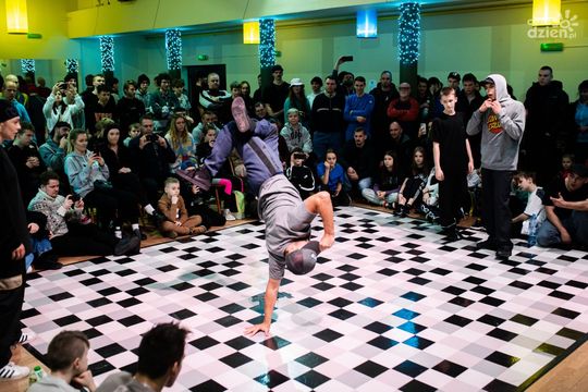 Turniej tańca break dance "Radomskie Dwójki" w DK Idalin