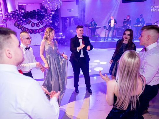 Studniówki 2022: Zespół Szkół Ponadpodstawowych im. Stanisława Staszica w Białobrzegach