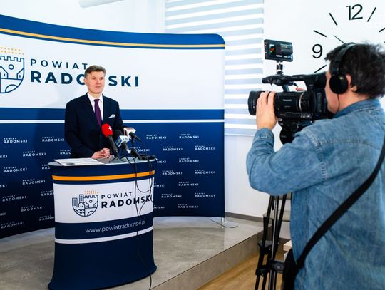 Powiat radomski składa wnioski do Polskiego Ładu - konferencja (zdjęcia) Powiat radomski składa wnioski do Polskiego Ładu - konferencja (zdjęcia)