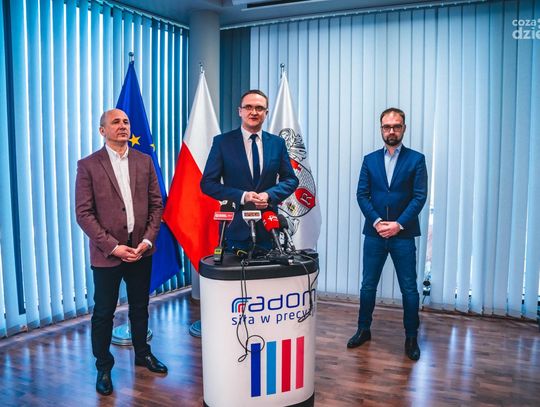 Konferencja w sprawie zakwaterowania w Radomiu uchodźców z Ukrainy (zdjęcia)