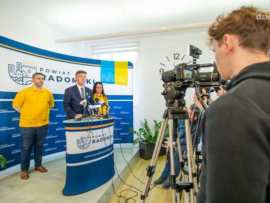 Starostwo powiatowe o pomocy dla uchodźców z Ukrainy - konferencja (zdjęcia)