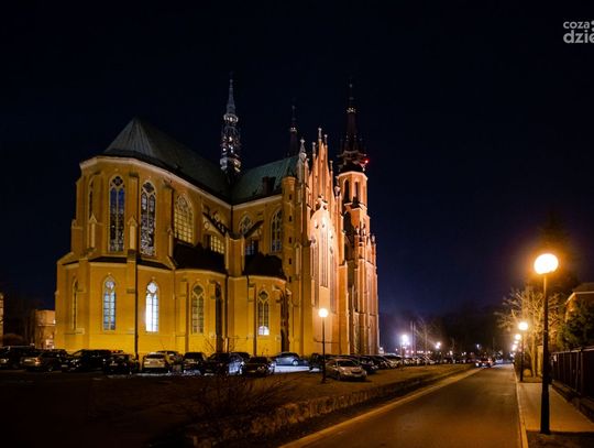 Pożegnanie śp. Biskupa Adama Odzimka - Msza Święta Żałobna (zdjęcia)