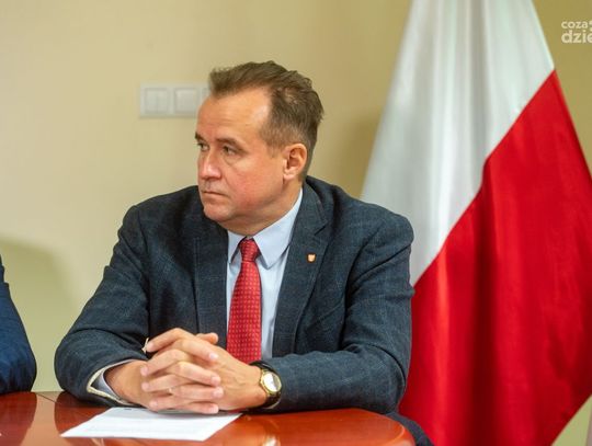 Podpisanie umowy na termomodernizację budynku CESiR w Warce (zdjęcia)