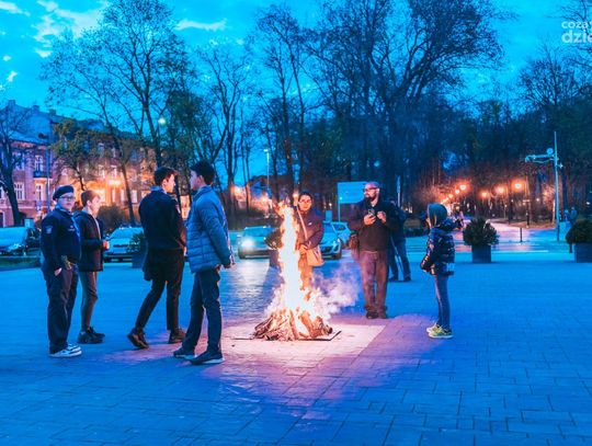 Liturgia Wigilii Paschalnej w Katedrze (zdjęcia) Liturgia Wigilii Paschalnej w Katedrze (zdjęcia)