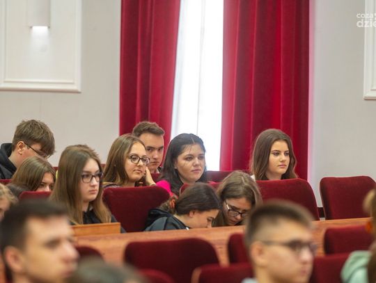 Konferencja społeczno-gospodarcza o wybuchu pandemii COVID 19 - Debata Ekspercka (zdjęcia)