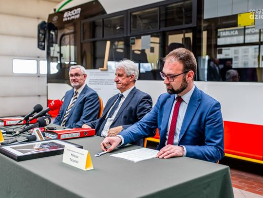 Solaris - Bus dostarczy 6 elektrycznych autobusów przegubowych do MPK (zdjęcia) 