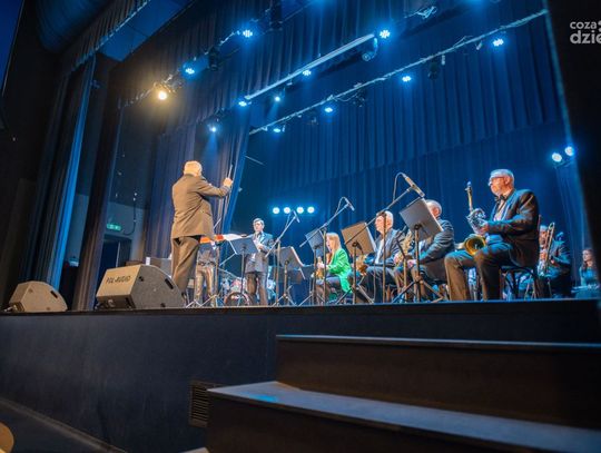 Radomscy muzycy z Big Bandem Mundana - skrzypek Mateusz Strzelecki (zdjęcia) Radomscy muzycy z Big Bandem Mundana - skrzypek Mateusz Strzelecki (zdjęcia)