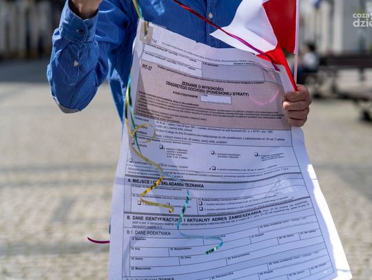 Happening i konferencja prasowa radomskiego okręgu partii KORWiN (zdjęcia)