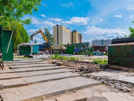 Rozbiórka targowiska przy ul. Śląskiej (zdjęcia)