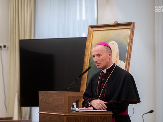 Uroczysta Sesja Seminaryjna Rady Miejskiej w Radomiu poświęconej uczczeniu pamięci Świętego Jana Pawła II (zdjęcia)