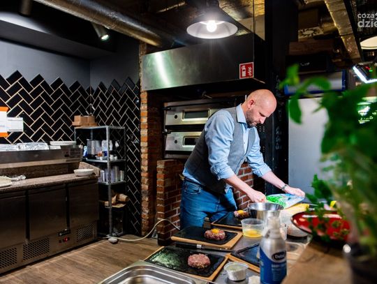 Licytacje WOŚP. "Tatarek od Tatarka" w Łyżce i Widelcu (zdjęcia)