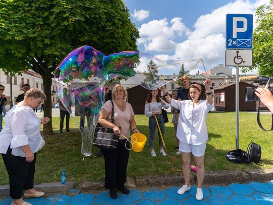 Kampania społeczna "Zobacz więcej" (zdjęcia)