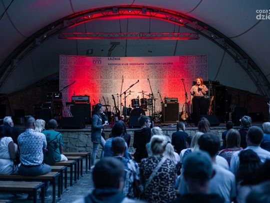 Nasza Autobiografia - koncert i wspólne śpiewanie rockowych przebojów z zespołem Renesans (zdjęcia)