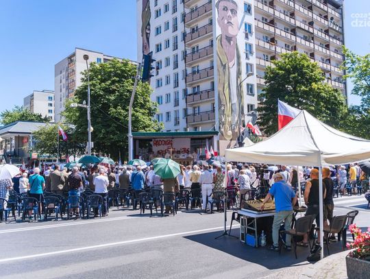 Uroczysta msza święta pamięci Bohaterów Czerwca ’76 i Ks. Romana Kotlarza (zdjęcia)