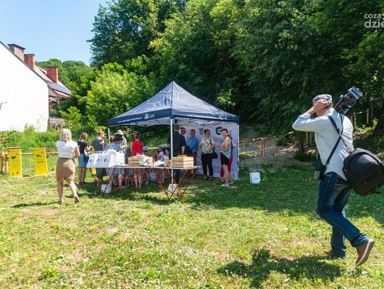 Otwarcie pasieki z recyklingu w Iłży (zdjęcia)