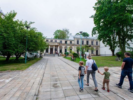 II Ogólnopolski Festiwal Opowieści w Radomiu - Spacer z Opowieściami(zdjęcia)