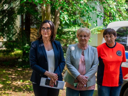 Nowoczesna karetka dla szpitala w Pionkach (zdjęcia)