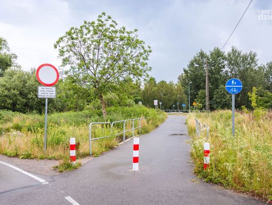 Budowa sygnalizacji świetlnej przy ulicy Maratońskiej (zdjęcia) Budowa sygnalizacji świetlnej przy ulicy Maratońskiej (zdjęcia)