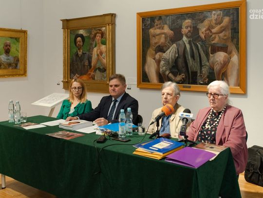 Wystawa"Polskie malarstwo portretowe u schyłku XX wieku" w muzeum im. Malczewskiego - konferencja (zdjęcia)