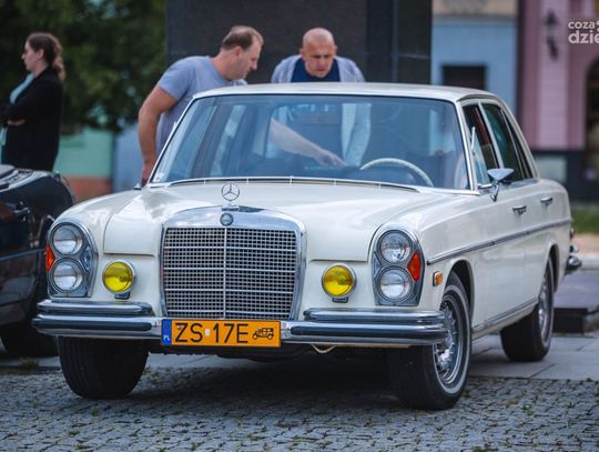 Classic Night Cruise - zlot aut