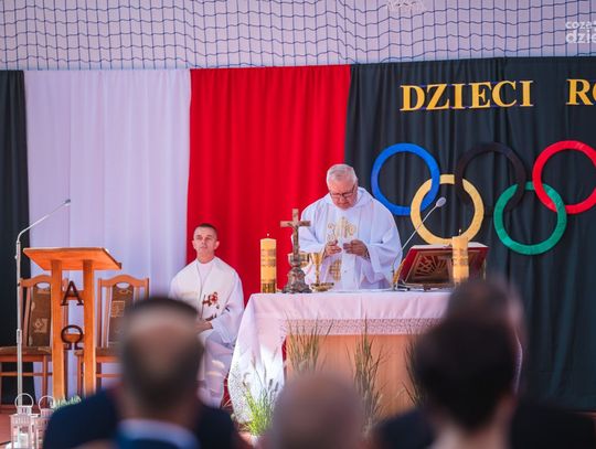 Uroczystość otwarcia nowoczesnej sali gimnastycznej w Dzierzkówku Starym (zdjęcia)