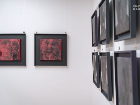 Wernisaż wystawy: Beata Cedrzyńska "Alienacja" (zdjęcia)