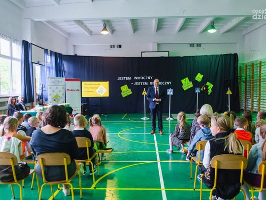 Inauguracja programu "Bezpieczny pierwszoklasista" w PSP nr. 14 (zdjęcia) Inauguracja programu "Bezpieczny pierwszoklasista" w PSP nr. 14 (zdjęcia)