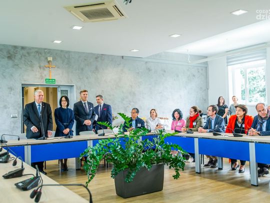 Ambasadorowie z kilkunastu państw świata z wizytą w powiecie radomskim (zdjęcia)