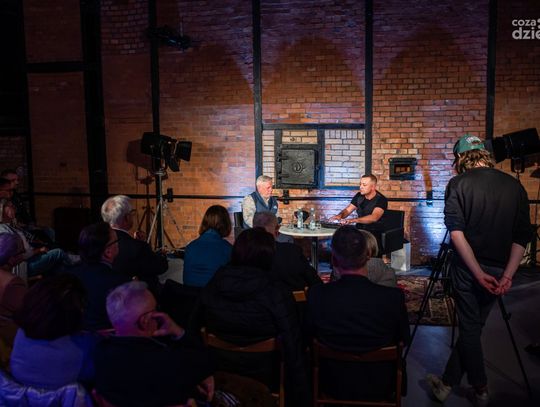 Wieczór z gwiazdą w Elektrowni - Czesław Mozil (zdjęcia) Wieczór z gwiazdą w Elektrowni - Czesław Mozil (zdjęcia)