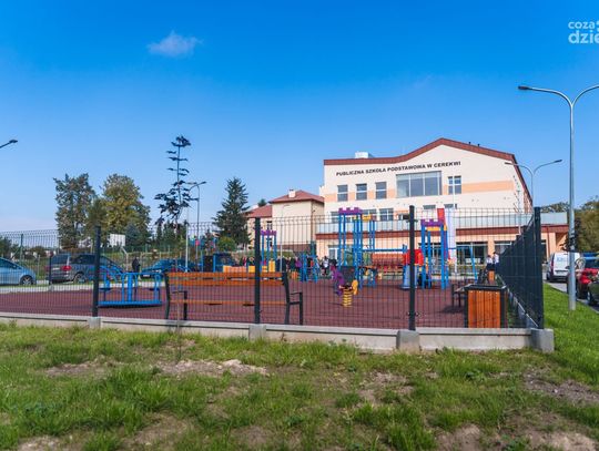 Otwarcie szkoły w Cerekwi (zdjęcia)