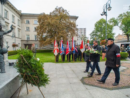 5-lecie WOT w Radomiu - złożenie kwiatów przed Pomnikiem AK (zdjęcia)