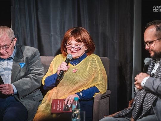 Wieczór literacko – muzyczny nauczycieli, uczniów i absolwentów VI LO (zdjęcia)