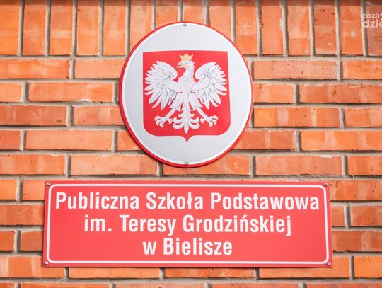 Uroczystość nadania imienia szkole w Bielisze (zdjęcia)