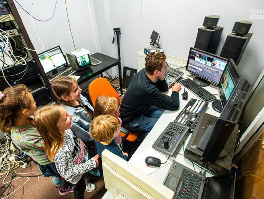 Dzieci z przedszkola nr 6 z wizytą w redakcji Rekord Grupy Mediowej (zdjęcia)