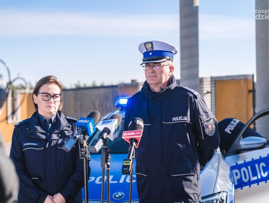 Działania Policji w związku z dniem Wszystkich Świętych (zdjęcia) Działania Policji w związku z dniem Wszystkich Świętych (zdjęcia)