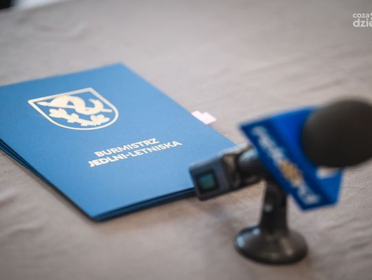 Umowy na modernizację dróg w Gminie Jedlnia-Letnisko (zdjęcia)