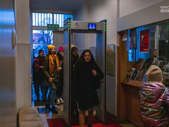 Zwiedzanie muzeum przez studentów z Erasmusa (zdjęcia)