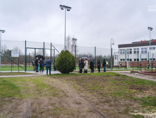 Otwarcie boiska przy szkole podstawowej w Skaryszewie (zdjęcia)