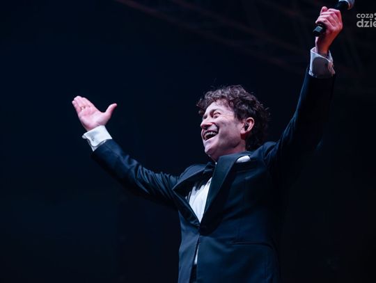 Piotr Rubik z chórem i orkiestrą w RCS