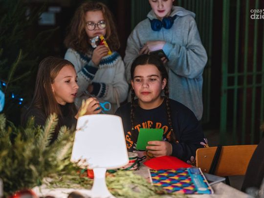 VII edycja szkolnej akcji charytatywnej „Bombka dla..” (zdjęcia)