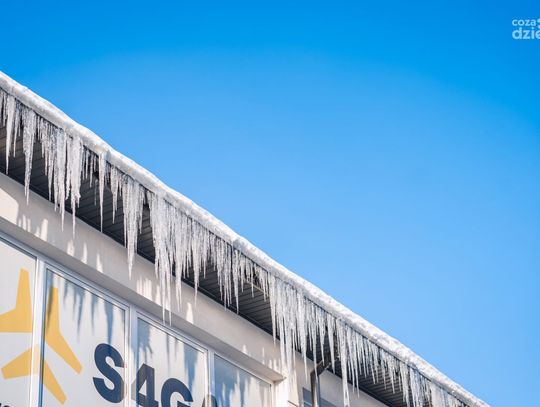Niebezpieczne sople na budynkach (zdjęcia)