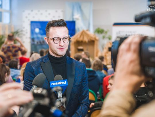 Kolędowanie z udziałem Kuby Urbańskiego w Chwałowicach (zdjęcia)