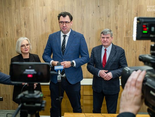 Konferencja prasowa Konrada Frysztaka z udziałem Doroty Niedzieli i Kazimierza Plocke (zdjęcia)
