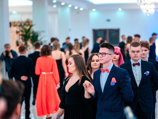 Studniówki 2023: Zespół Szkół nr 2 w Przysusze (zdjęcia)