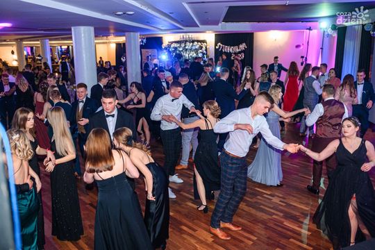 Studniówki 2023: Centrum Kształcenia Rolniczego im. Władysława Stanisława Reymonta 