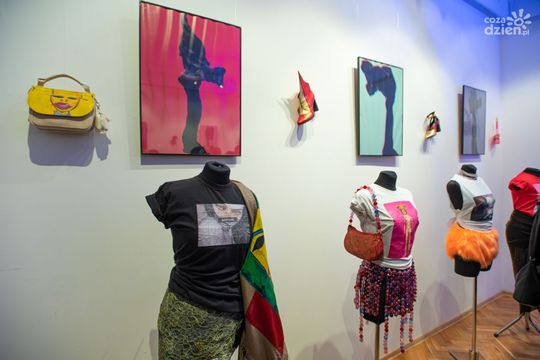 "Pozy" Barbary Sarnowicz i Przemysława Zielińskiego w Resursie 